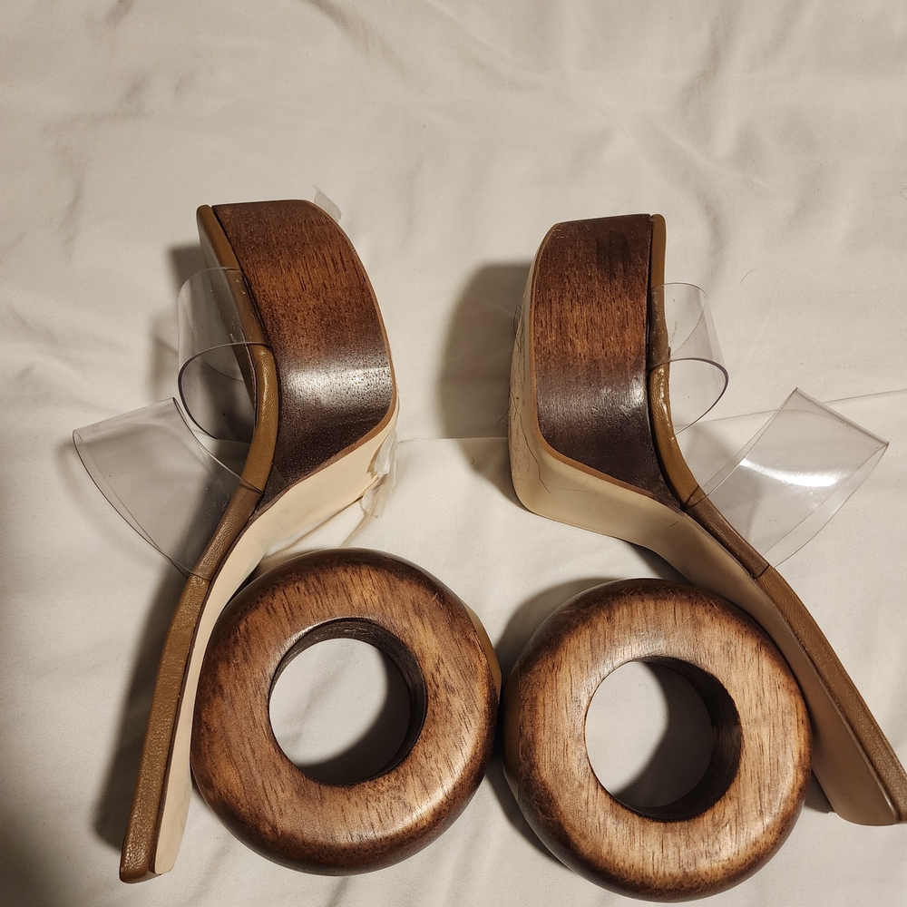 Cult Gaia Brown and Clear Heels This Is Going For Over $500 Plz Keep In Mind